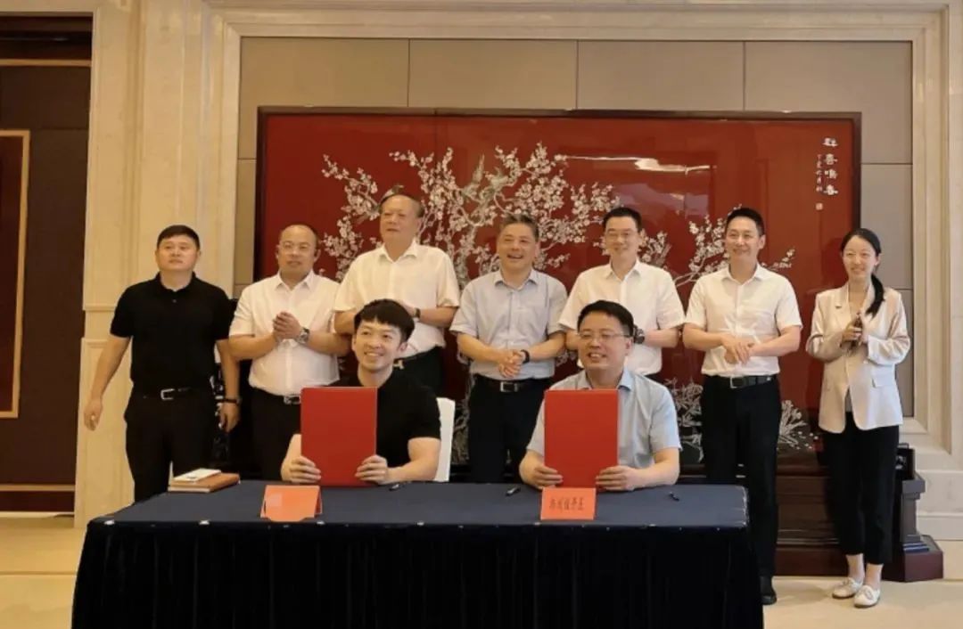 總投資50億元！由集團(tuán)精準(zhǔn)推介的駿馳通高端柔性新材料項(xiàng)目在江蘇揚(yáng)州開(kāi)工建設(shè)！